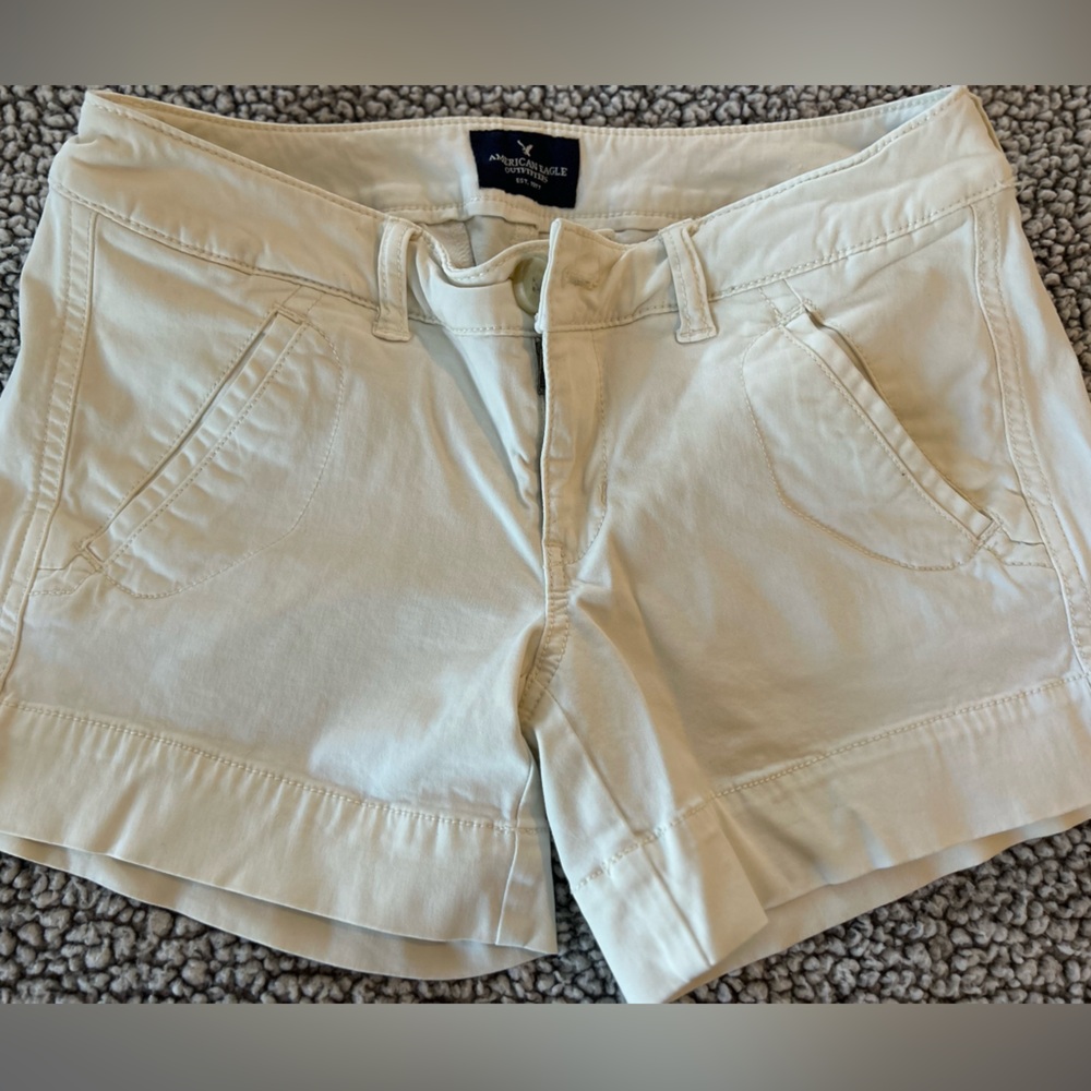 American Eagle Women's Midi Cream Shorts Size 2